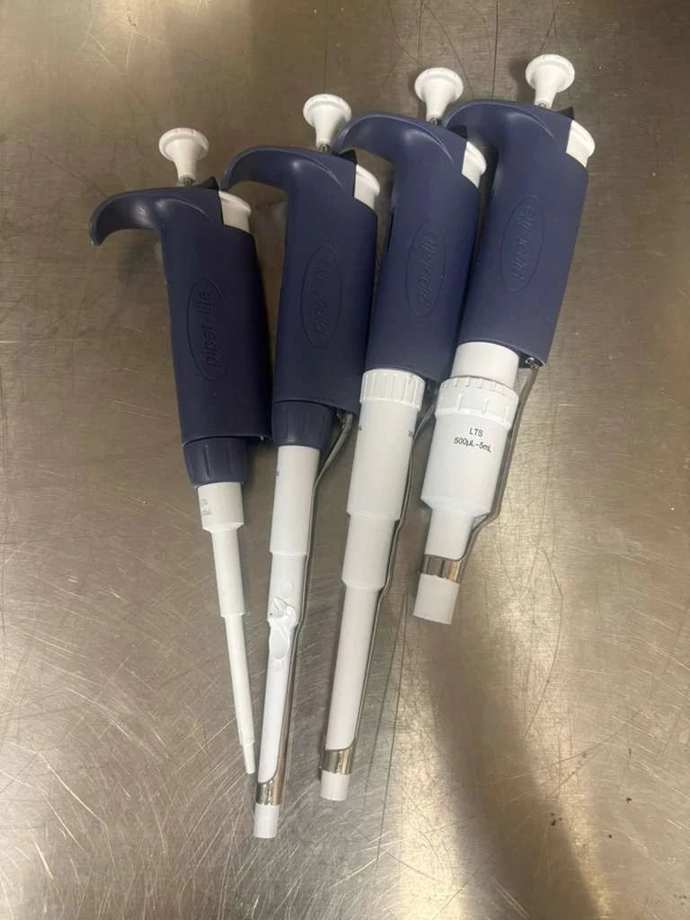 Set of 4 Rainin PipetLite Pipette L:20-1000-2000-5000
