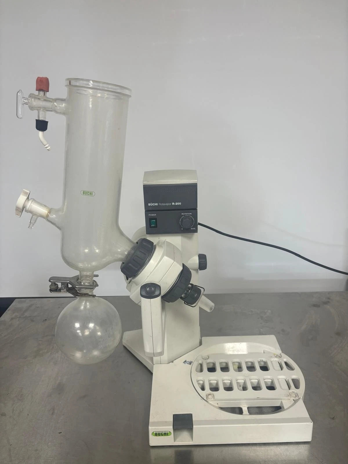 Buchi Rotavapor R-200 Rotary Evaporator W/ B-490 Heating Bath