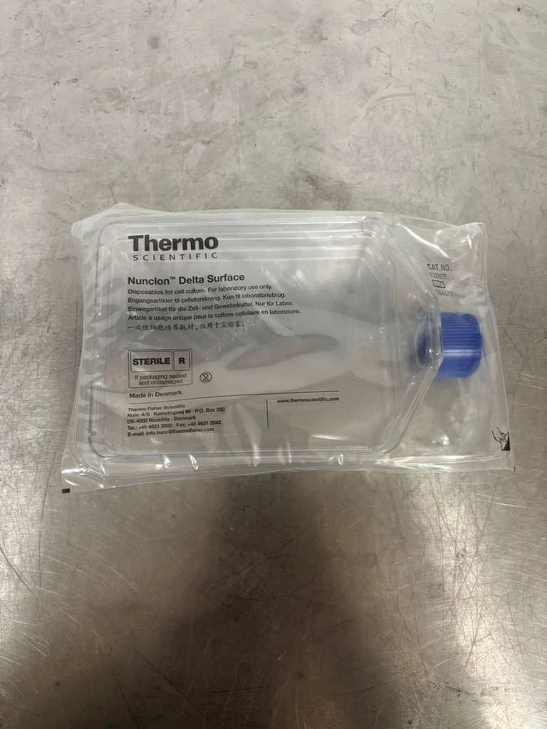 Thermo Scientific Cat No 132867 Nunclon Delta Surface LOT 10 PIECES