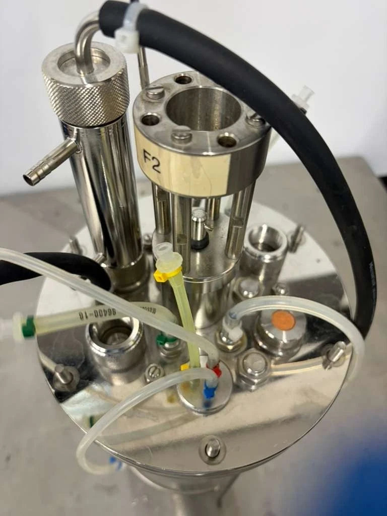 Applikon Biotechnology 3L Glass Bioreactor Vessel with Stainless Steel Headplate