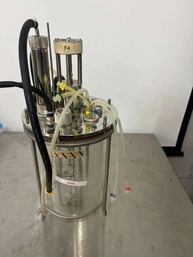 Applikon Biotechnology 3L Glass Bioreactor Vessel with Stainless Steel Headplate