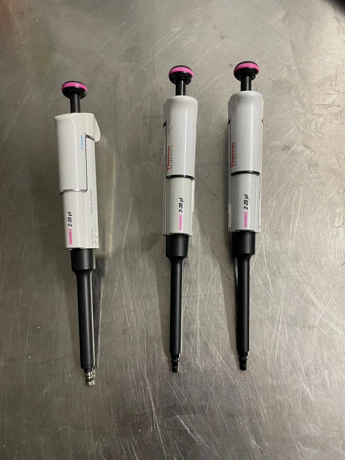 lot of 3 Thermo Scientific™ F1-ClipTip™ 2- 20 uL Single Channel Pipette