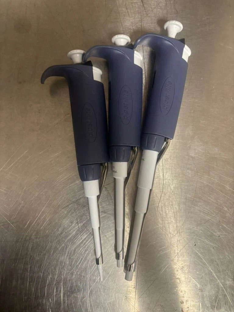 Set of 3 Rainin PipetLite L:20-100-1000