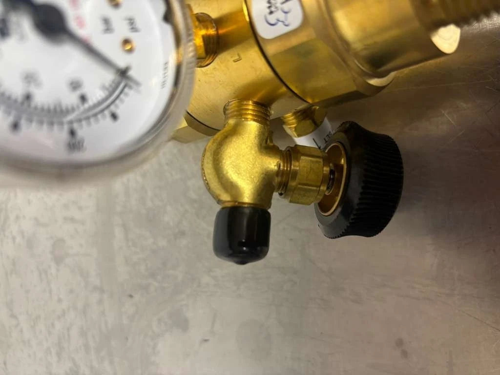 Harris Specialty Gas Lab Regulator HP722-500-350-A