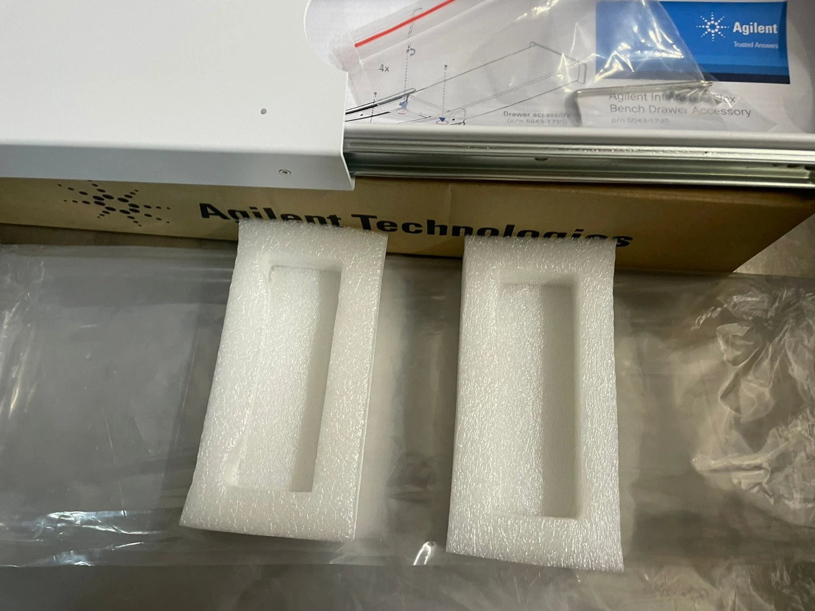 Agilent PN: 5043-1735 InfinityLab Flex Bench