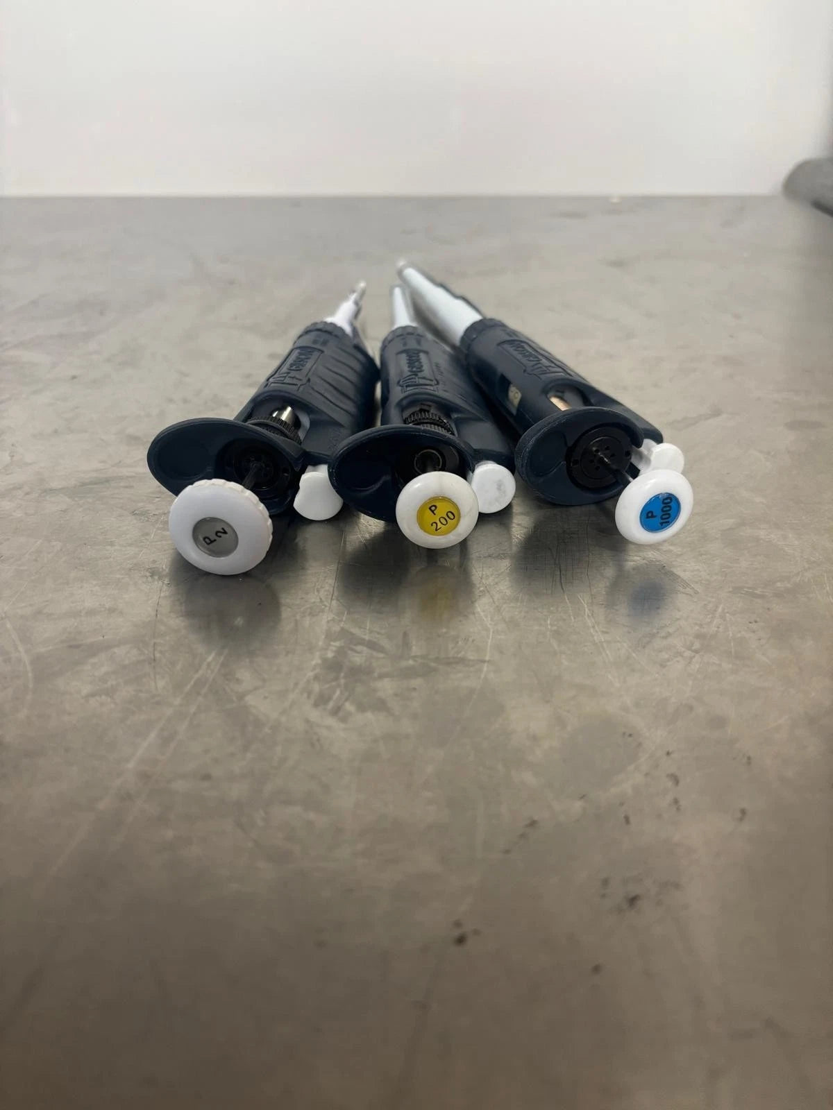Set of 3 Gilson Pipetman Pipette Set P: 2-200-1000