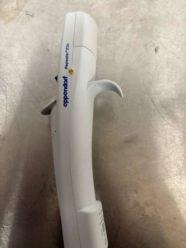 Eppendorf Repeater E3x ~ 1uL - 50mL electronic pipette with charger
