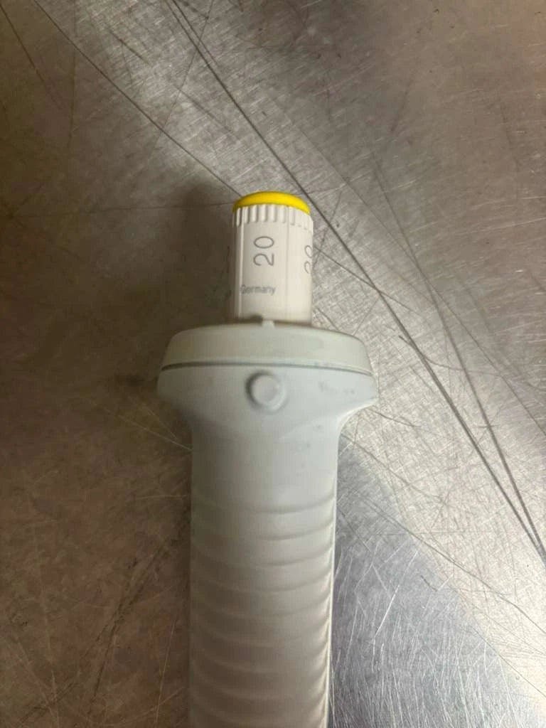 Set of 2 Eppendorf Reference 10 and 20