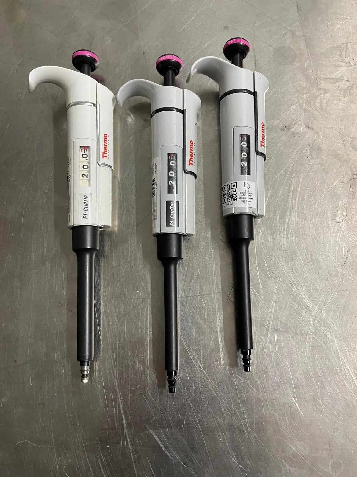 lot of 3 Thermo Scientific™ F1-ClipTip™ 2- 20 uL Single Channel Pipette