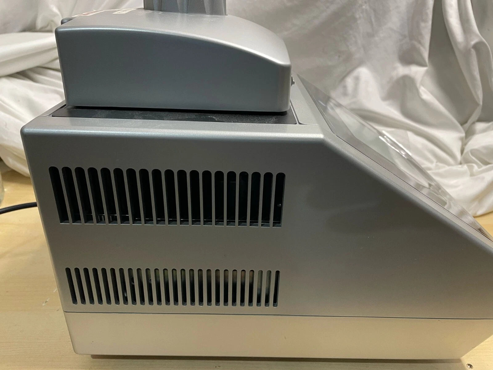 Bioer Technology BTC42096 – LifeECO 96-well Gradient Thermal Cycler w/ Warranty