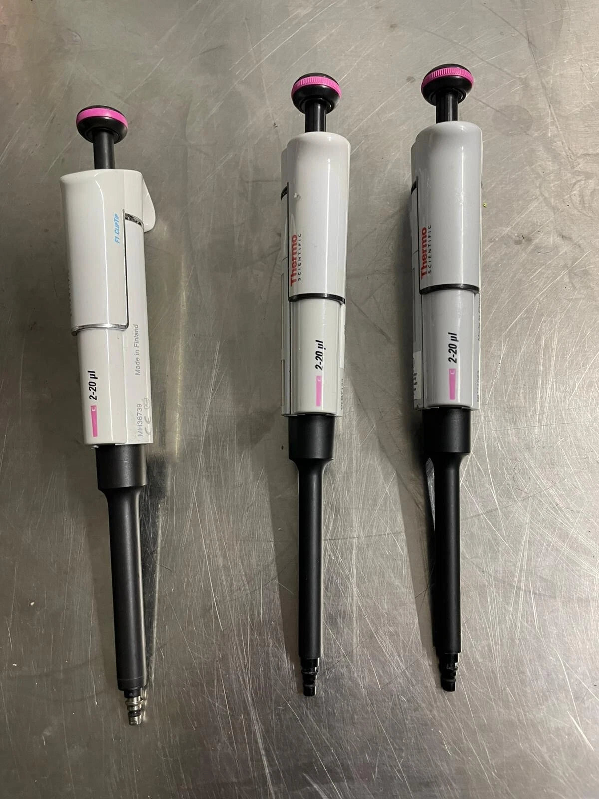 lot of 3 Thermo Scientific™ F1-ClipTip™ 2- 20 uL Single Channel Pipette