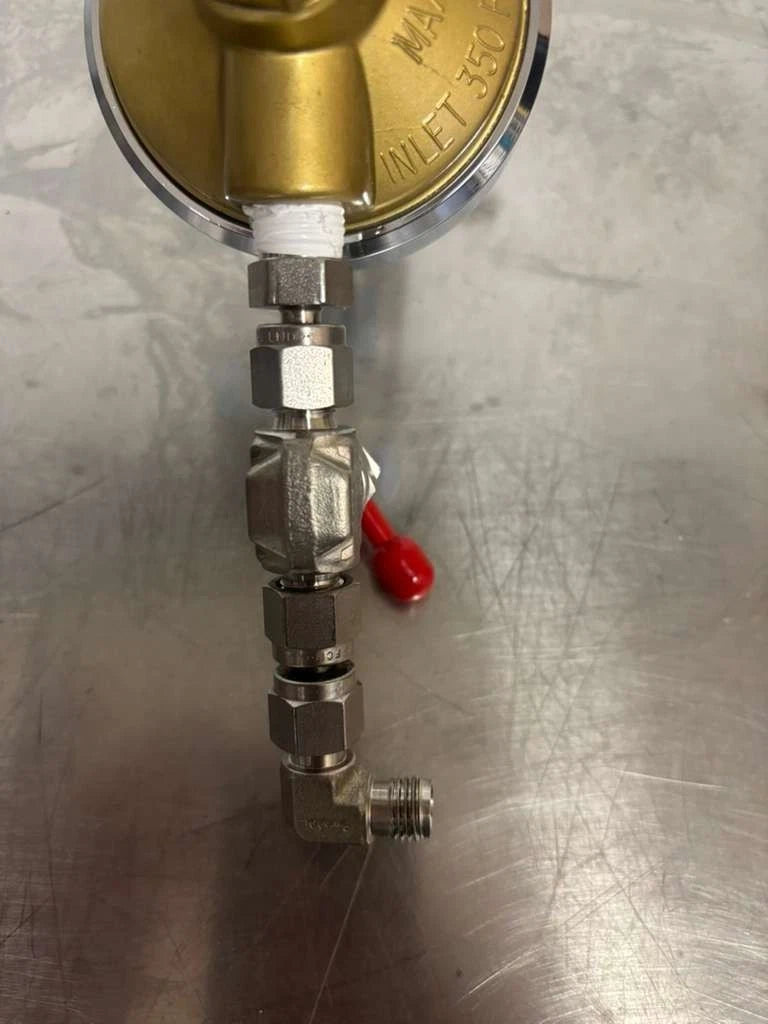 Harris Regulator Model No. 47SS- 125 With Connect Swagelok SS-1GS4
