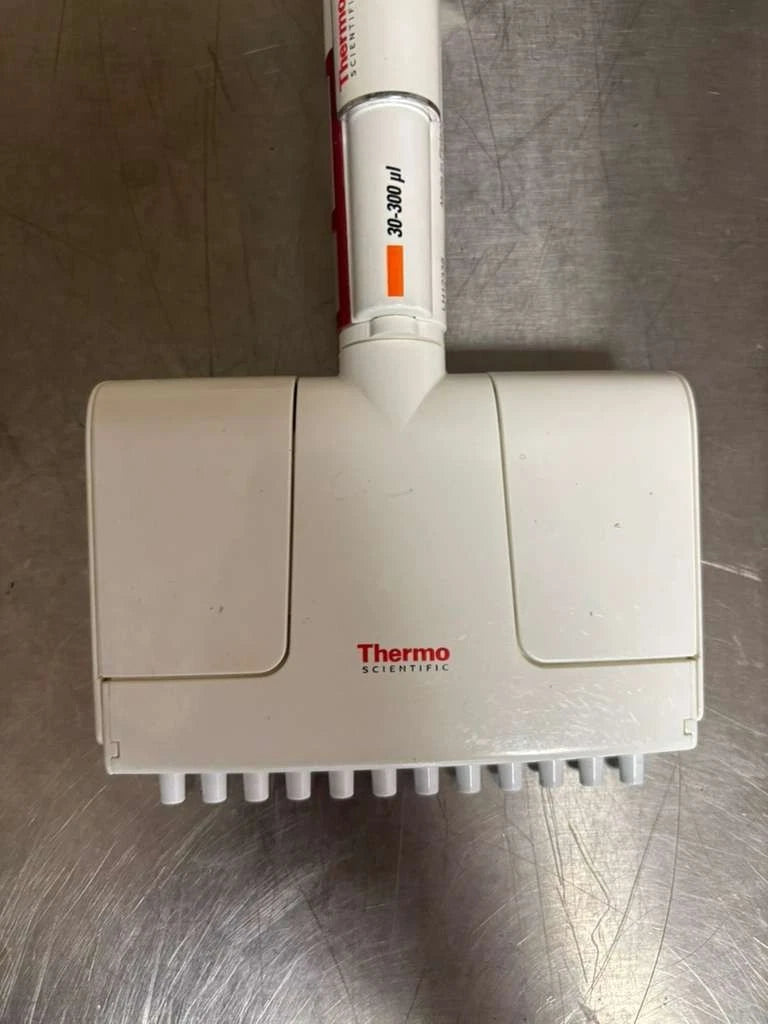 Set of 3 ThermoF1 finnpipette multichannel Pipette 30-300ul 8-12channel