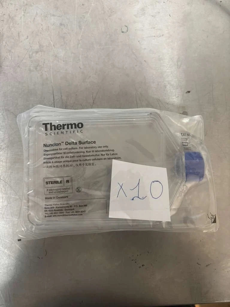 Thermo Scientific Cat No 132867 Nunclon Delta Surface LOT 10 PIECES