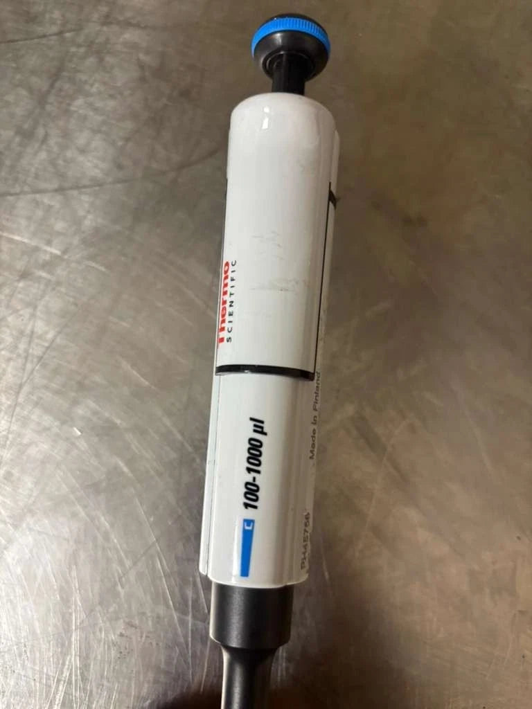 lot of 4 Thermo Scientific™ F1-ClipTip™ Single Channel Pipette