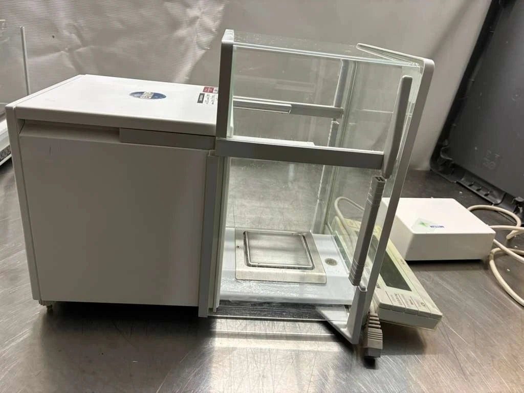 Mettler Toledo AT261 DeltaRange Analytical Balance 30 Days Warranty