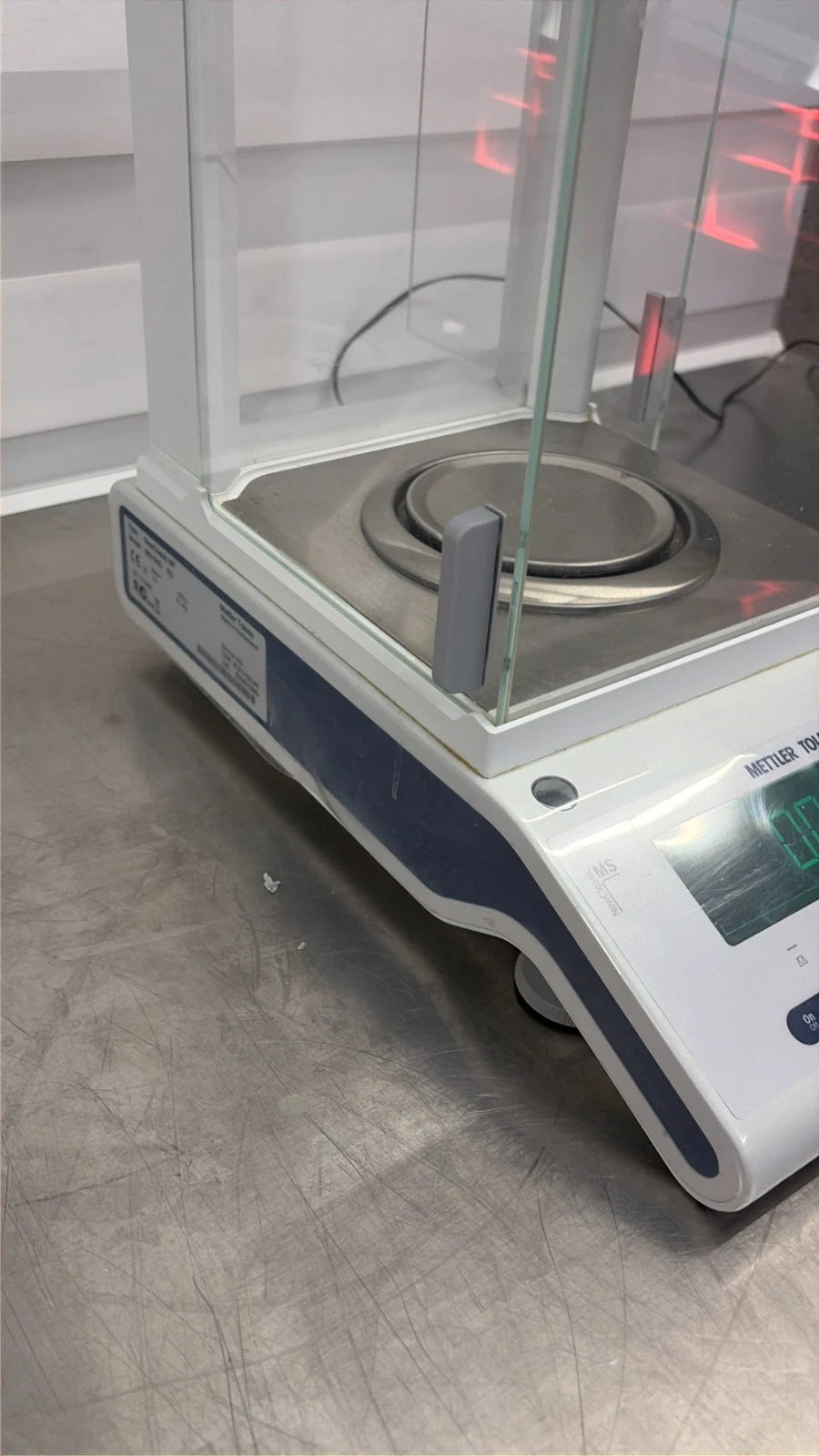 Mettler Toledo MS104S Analytical Balance Scale 120 g x 0.0001 g