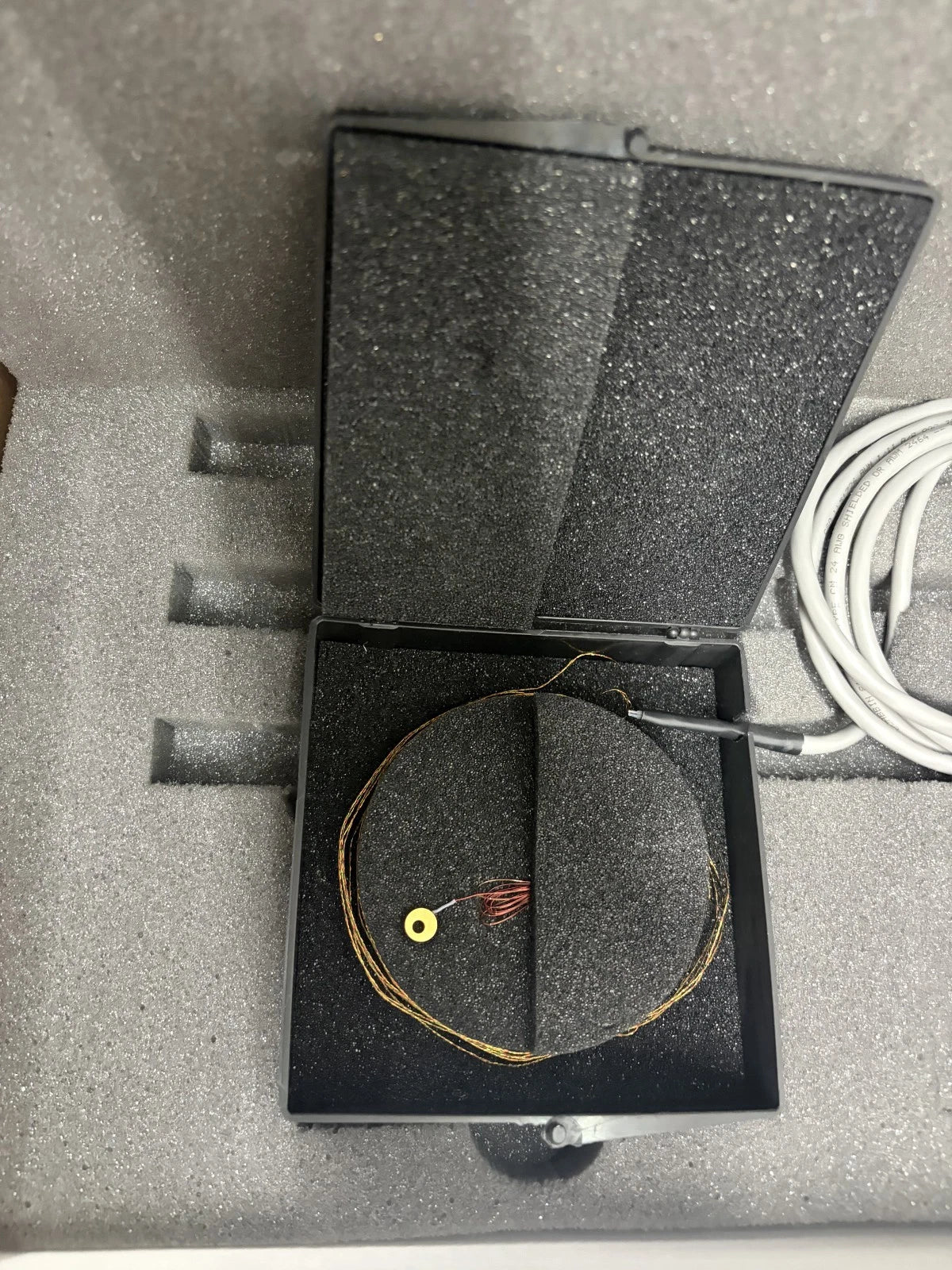 Omega CYC325 Cryogenic Controller BUNDLE w/Lake Shore DT-670A Sensor and PT100