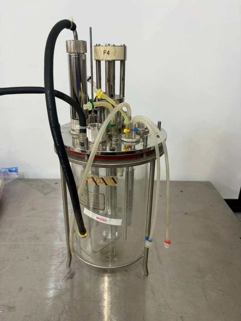 Applikon Biotechnology 3L Glass Bioreactor Vessel with Stainless Steel Headplate