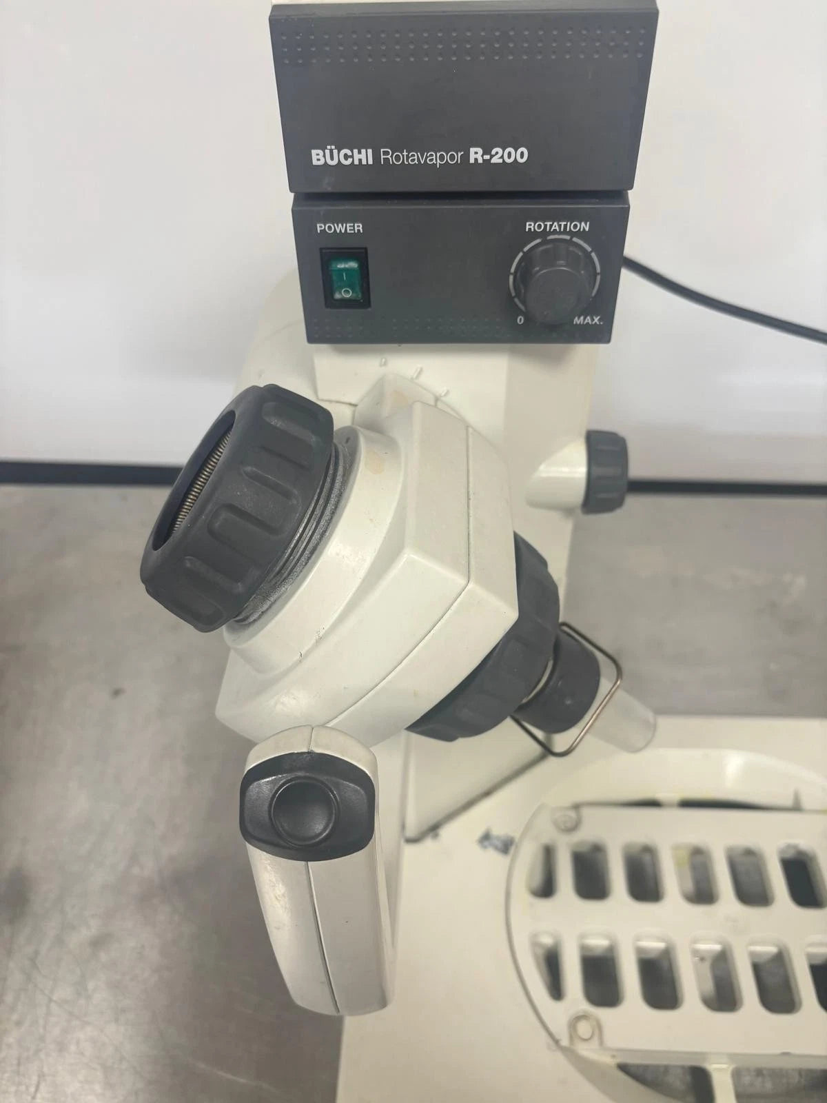 Buchi Rotavapor R-200 Rotary Evaporator W/ B-490 Heating Bath