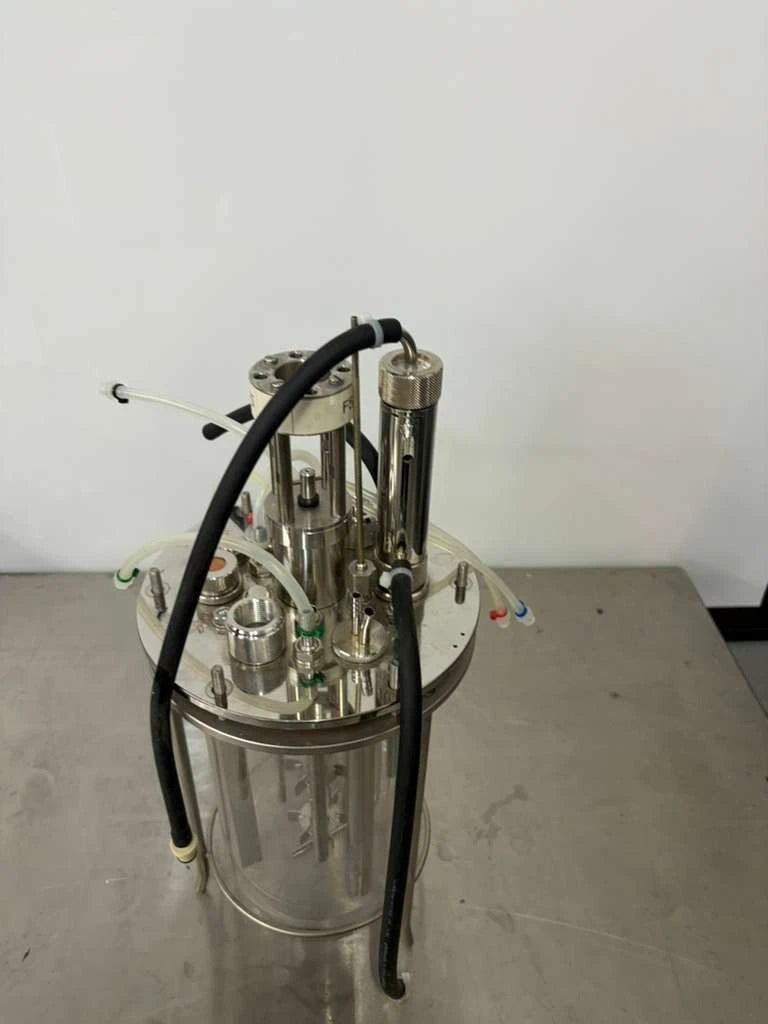 Applikon Biotechnology 3L Glass Bioreactor Vessel with Stainless Steel Headplate