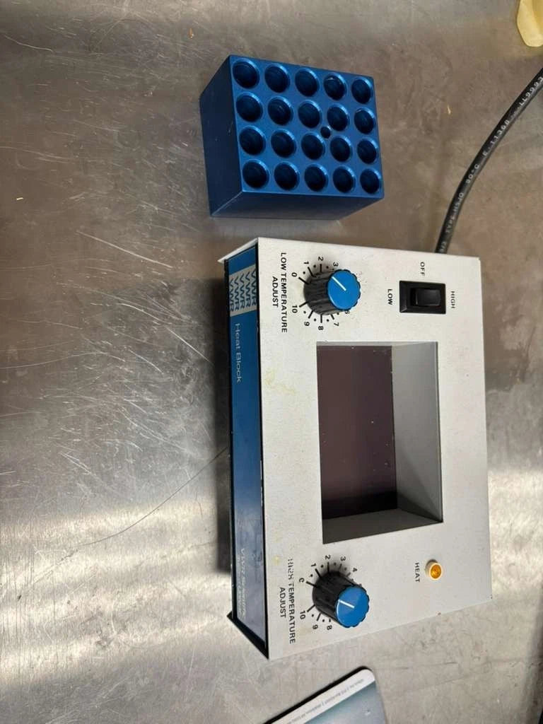 VWR Scientific Products CAT No 13259-005 With 1 Heating Block