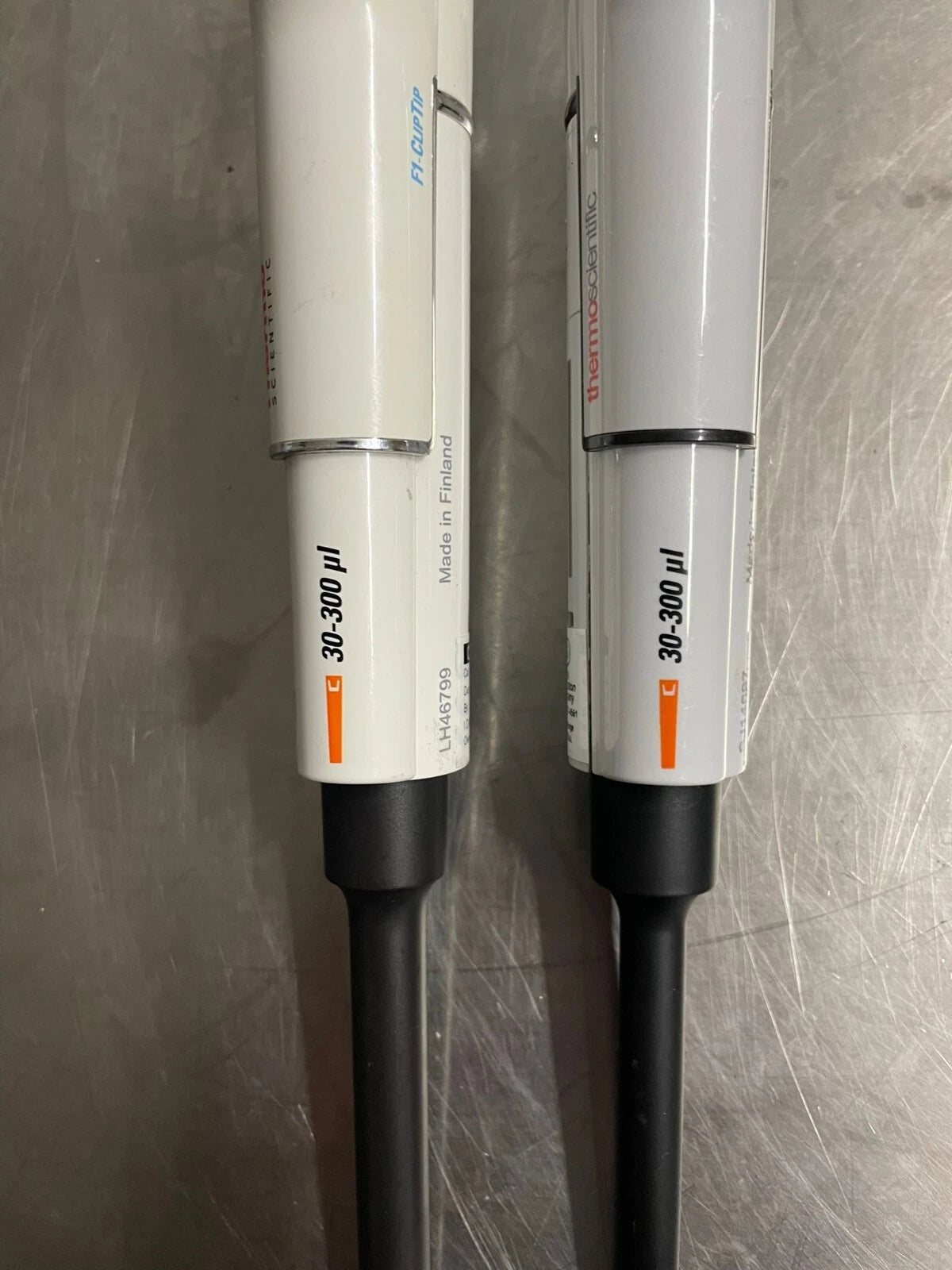 lot of 2 Thermo Scientific™ F1-ClipTip™ 30- 300 uL Single Channel Pipette