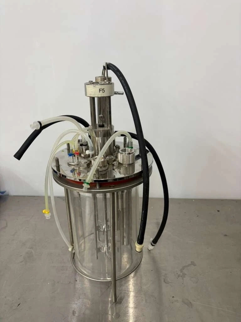 Applikon Biotechnology 3L Glass Bioreactor Vessel with Stainless Steel Headplate