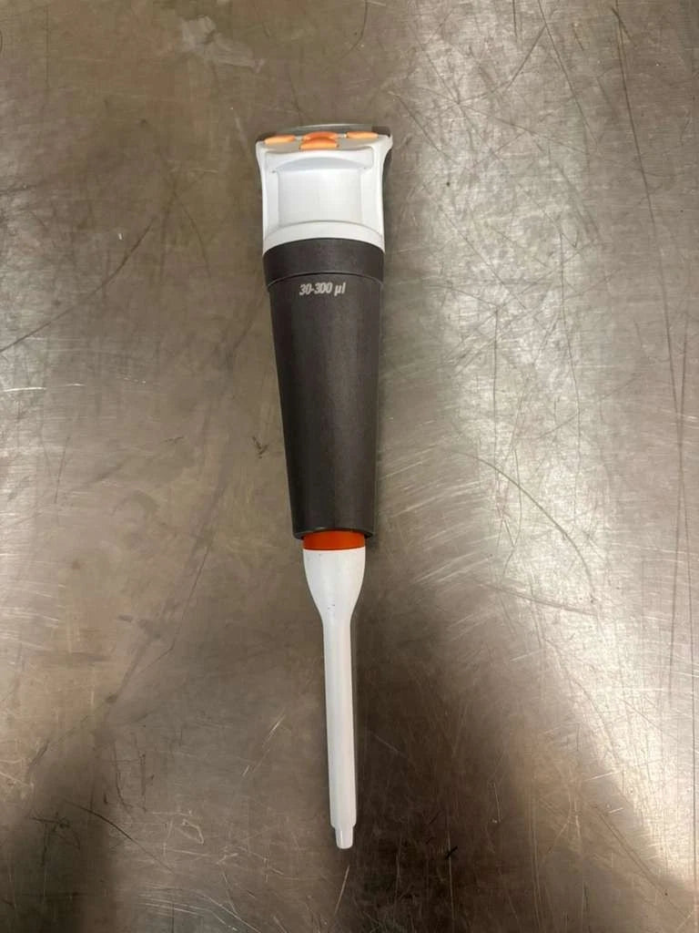 Set Of 2 THERMO SCIENTIFIC FINNPIPETTE Electronic DigitalPippete Single-8Channel