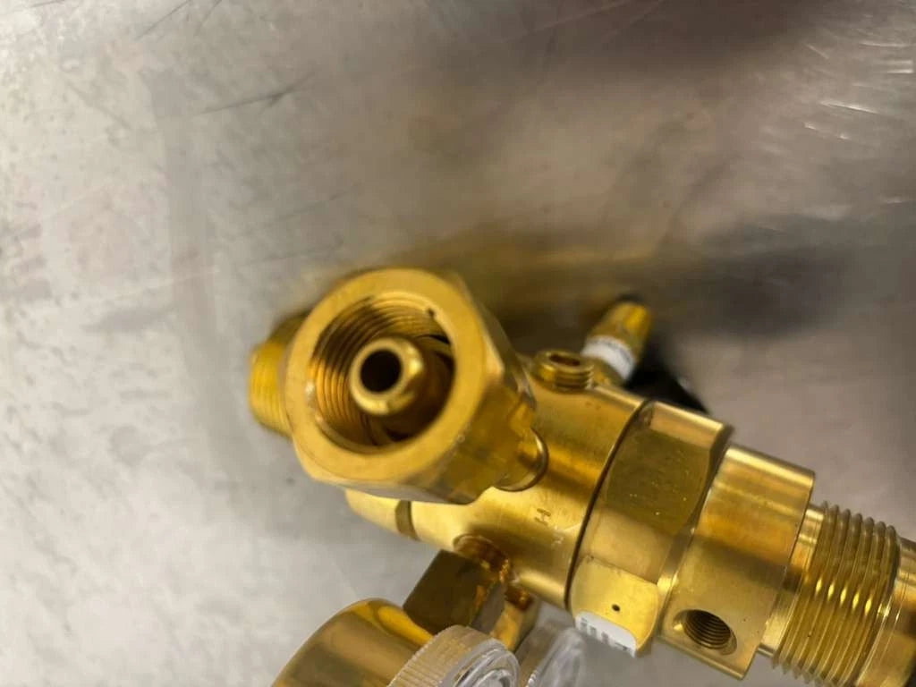Harris Specialty Gas Lab Regulator HP722-500-350-A