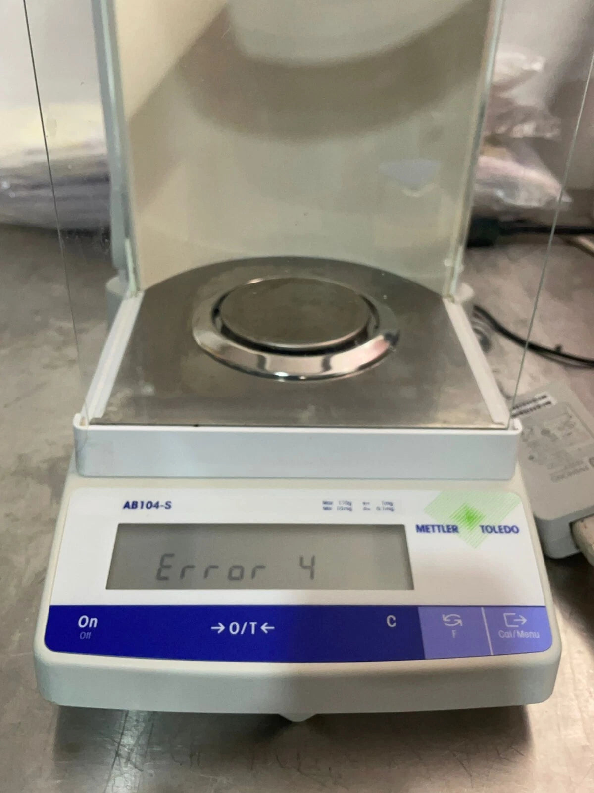 Mettler Toledo AB104-S Analyical Balance Digital Scale with Shield " ERROR 4"