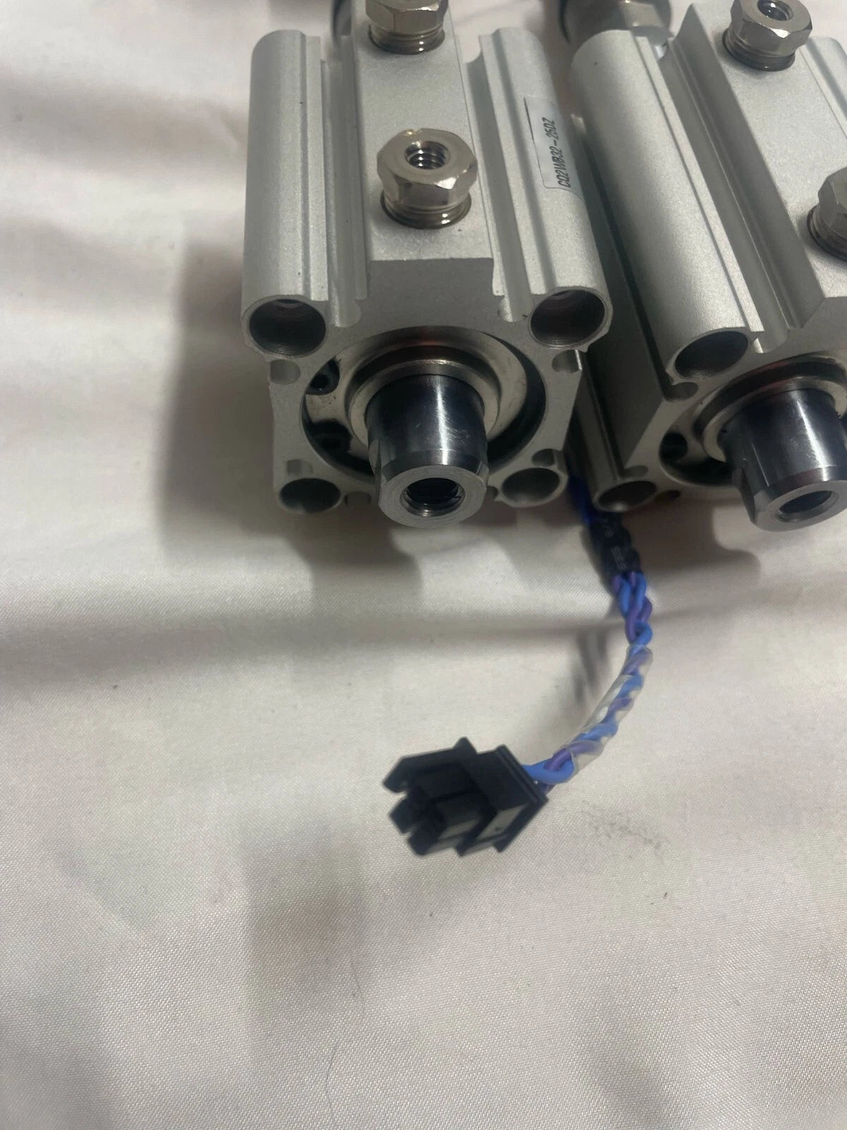 ( Lot of 4 ) SMC CQ2WB32-25DZ / CQ2WB3225DZ Tested OK!! 30 days warranty