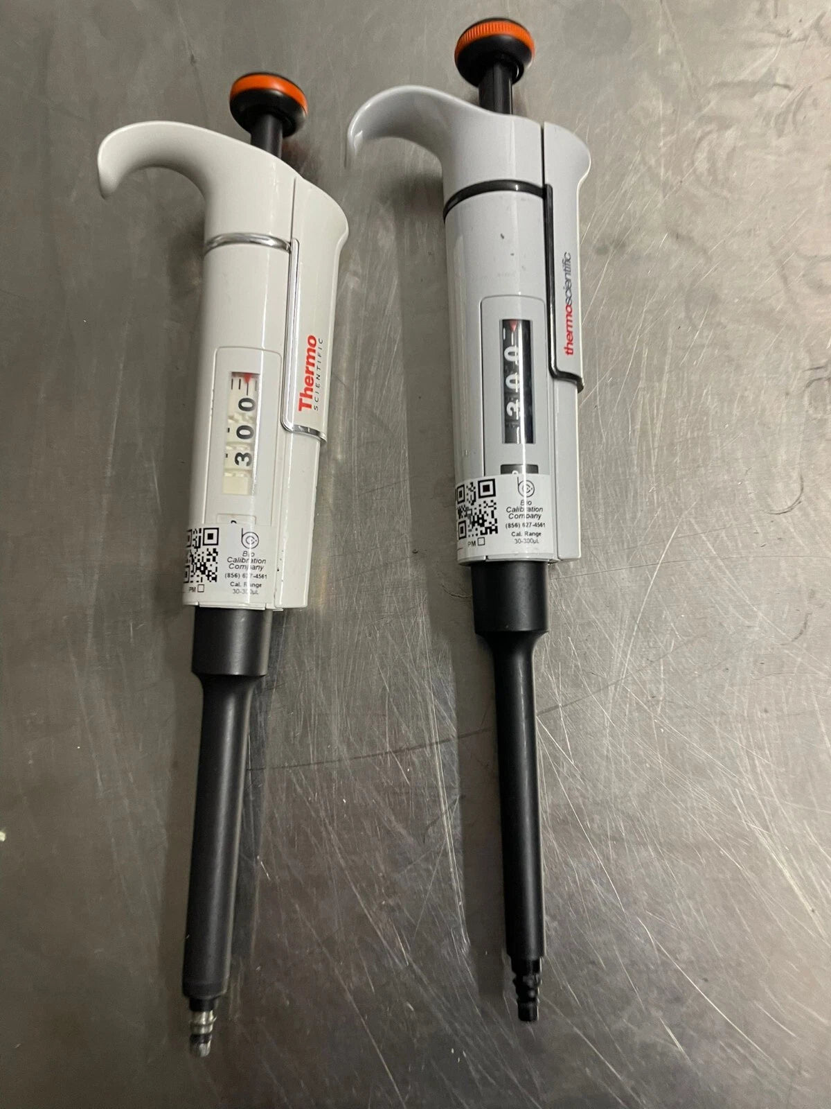 lot of 2 Thermo Scientific™ F1-ClipTip™ 30- 300 uL Single Channel Pipette