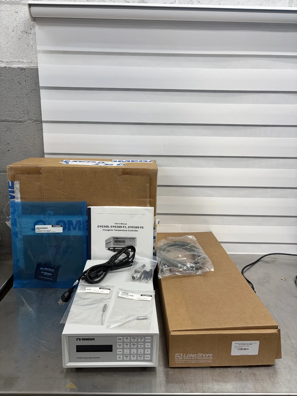 Omega CYC325 Cryogenic Controller BUNDLE w/Lake Shore DT-670A Sensor and PT100