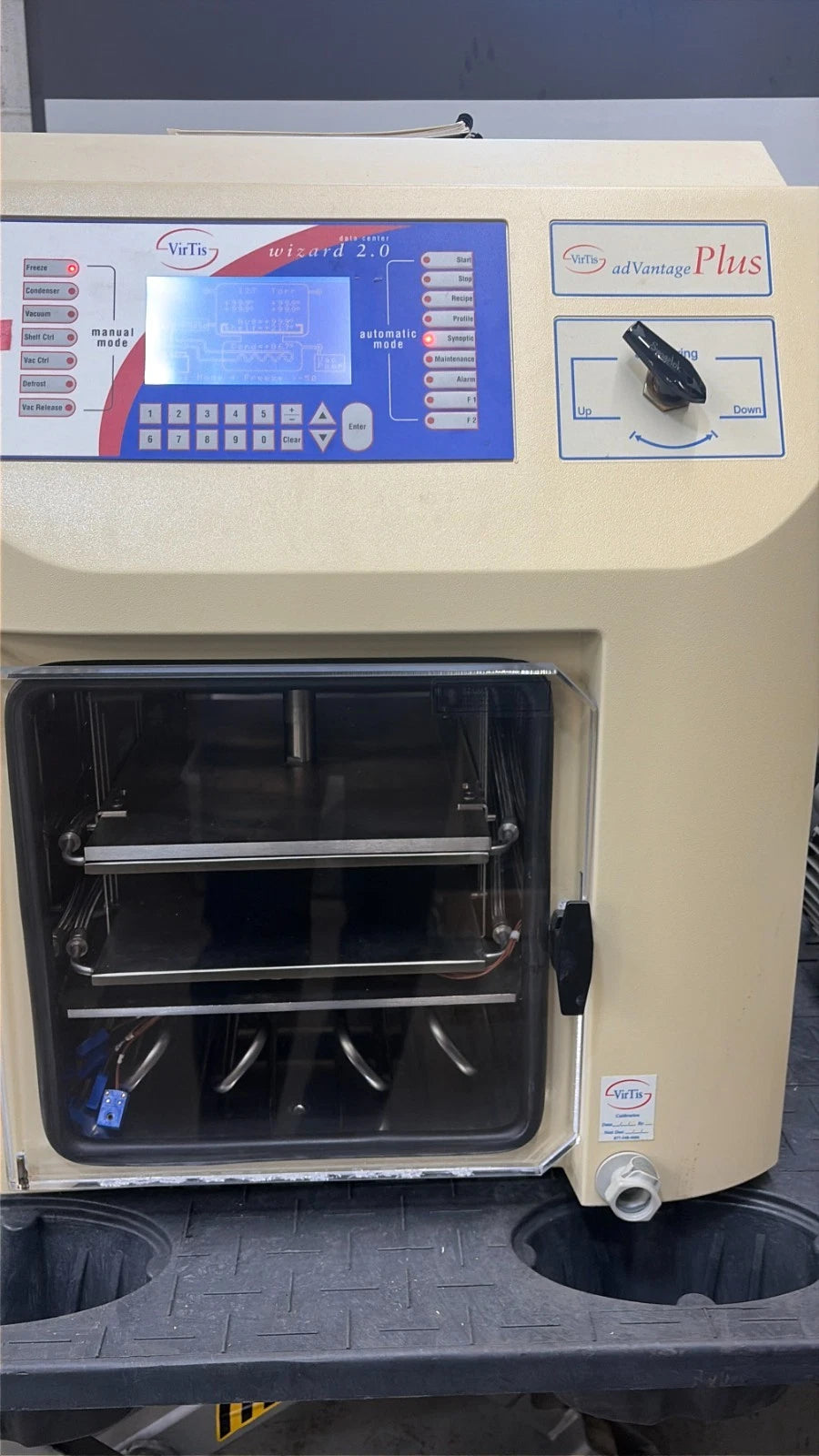 SP VirTis AdVantage XL-70 Benchtop Freeze Dryer Lyophilizer w/ Leybold Trivac Pu