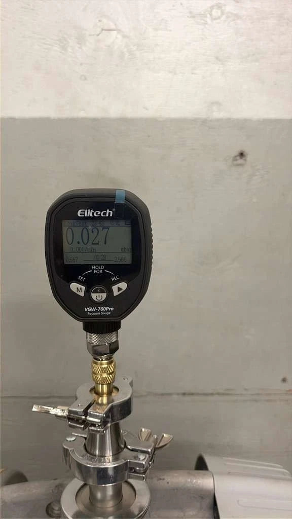 Edwards XDS35i Vacuum Pump Recently Serviced Pulls 0.027 mbar 45k/h see Video