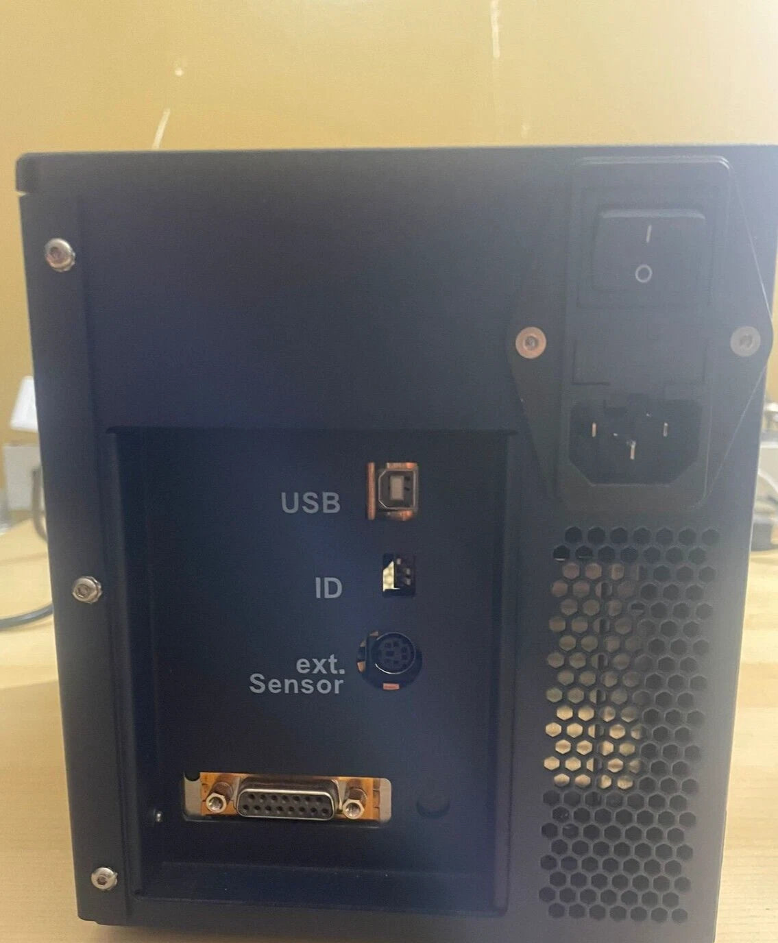 InHeco Single TEC Control 8900031 removed from a working zone
