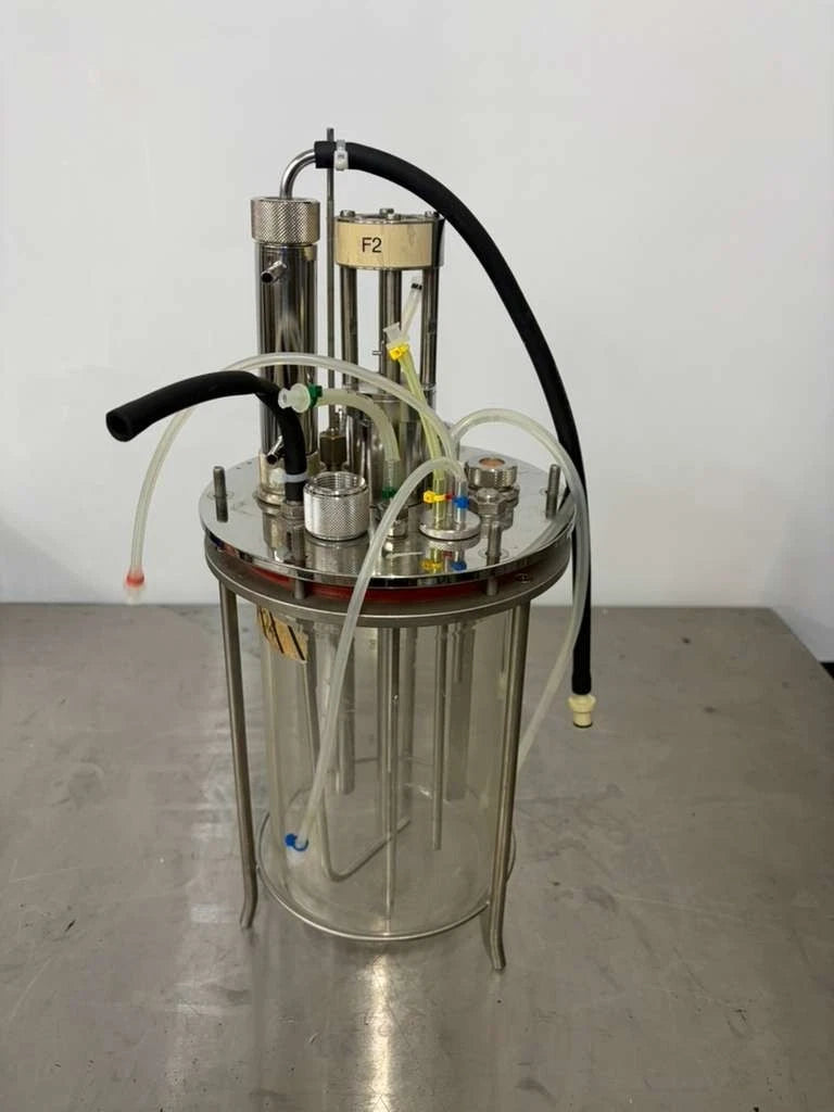 Applikon Biotechnology 3L Glass Bioreactor Vessel with Stainless Steel Headplate