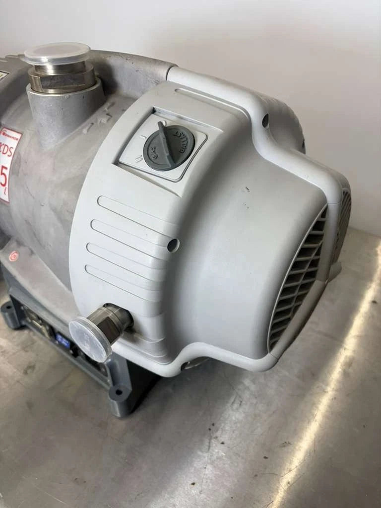 Edwards XDS35i Vacuum Pump Recently Serviced Pulls 0.027 mbar 45k/h see Video