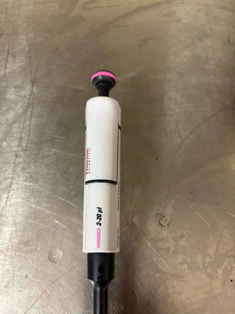 lot of 4 Thermo Scientific™ F1-ClipTip™ Single Channel Pipette