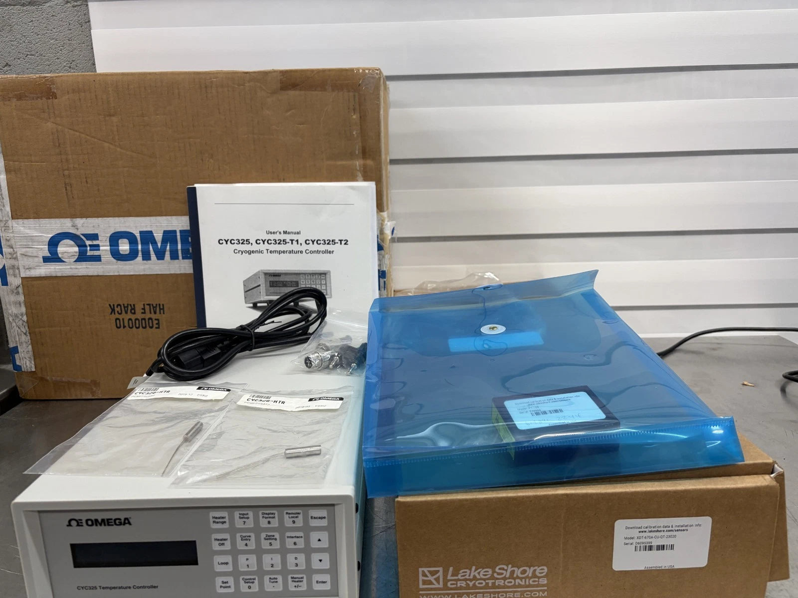 Omega CYC325 Cryogenic Controller BUNDLE w/Lake Shore DT-670A Sensor and PT100