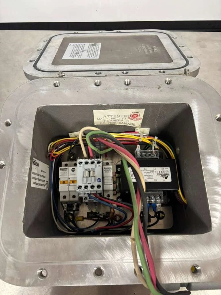 Hubbell Killark Quantum Enclosure EXB-8106 N34