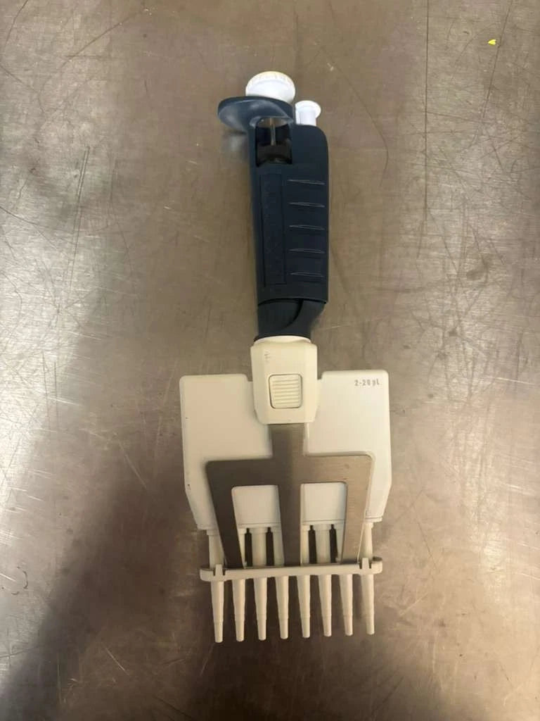Set of 2 Gilson Pipetman 8 Channel and 12 Channel