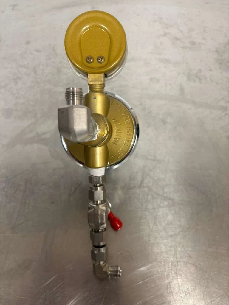 Harris Regulator Model No. 47SS- 125 With Connect Swagelok SS-1GS4