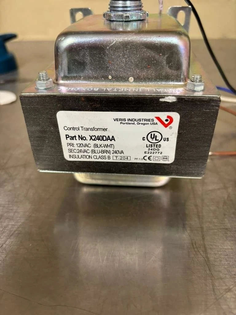 veris industries X240DAA Control Transformer w Foot & Single Threaded Hub Mntng