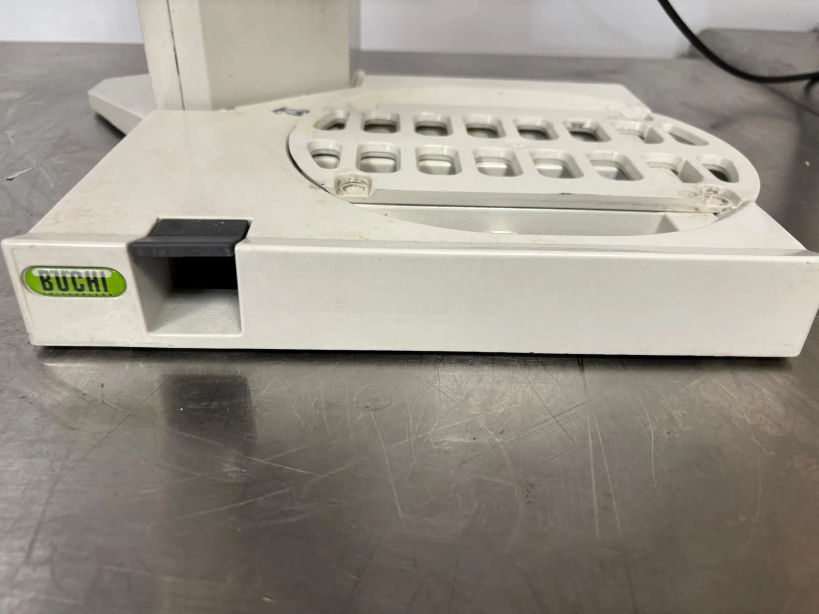 Buchi Rotavapor R-200 Rotary Evaporator W/ B-490 Heating Bath