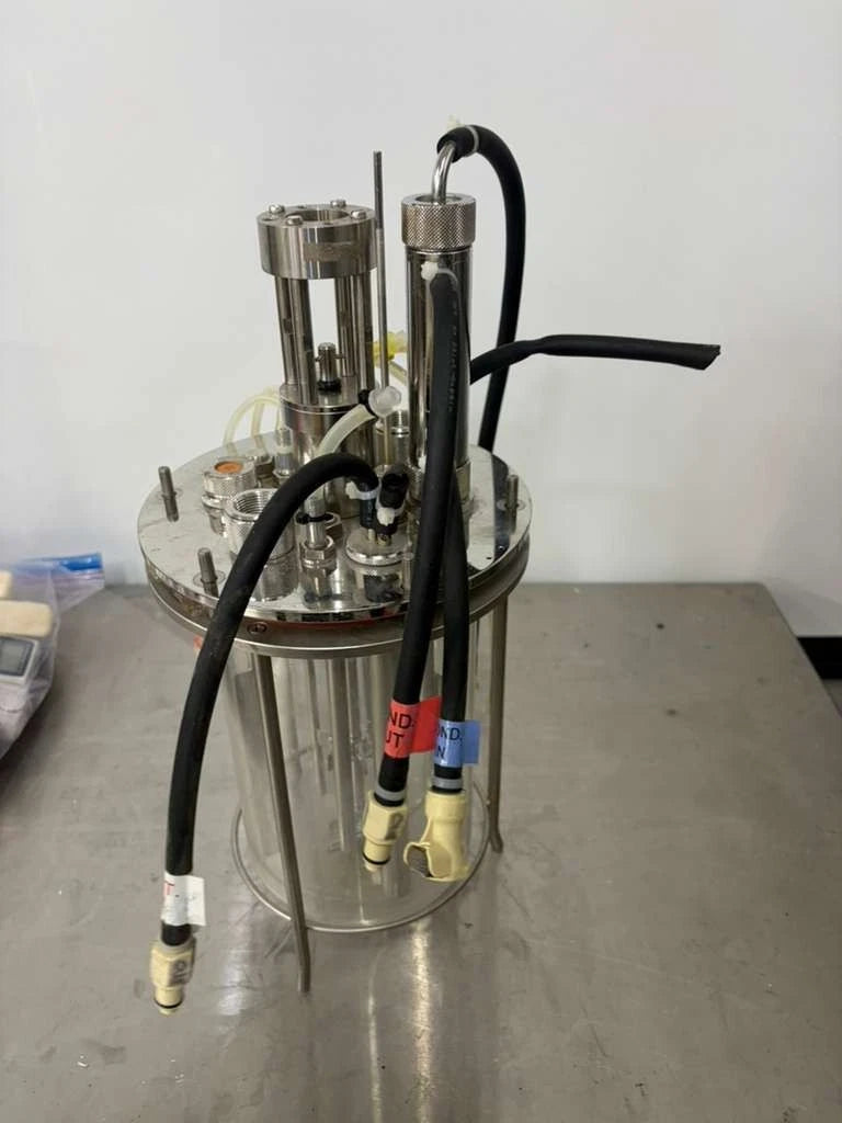 Applikon Biotechnology 3L Glass Bioreactor Vessel with Stainless Steel Headplate