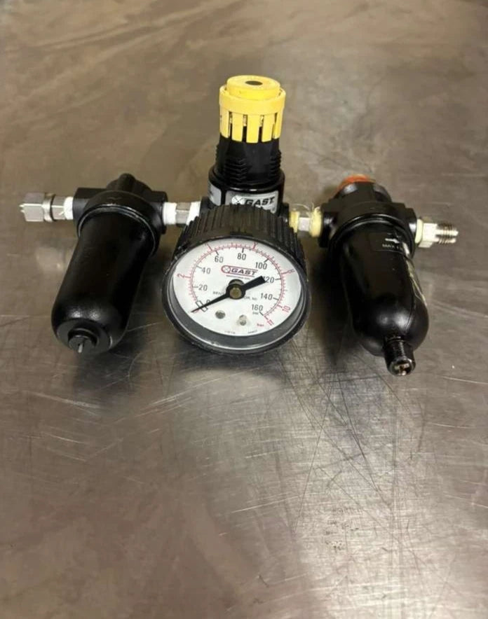 GAST ADJUSTABLE PRESSURE REGULATOR AH101R.