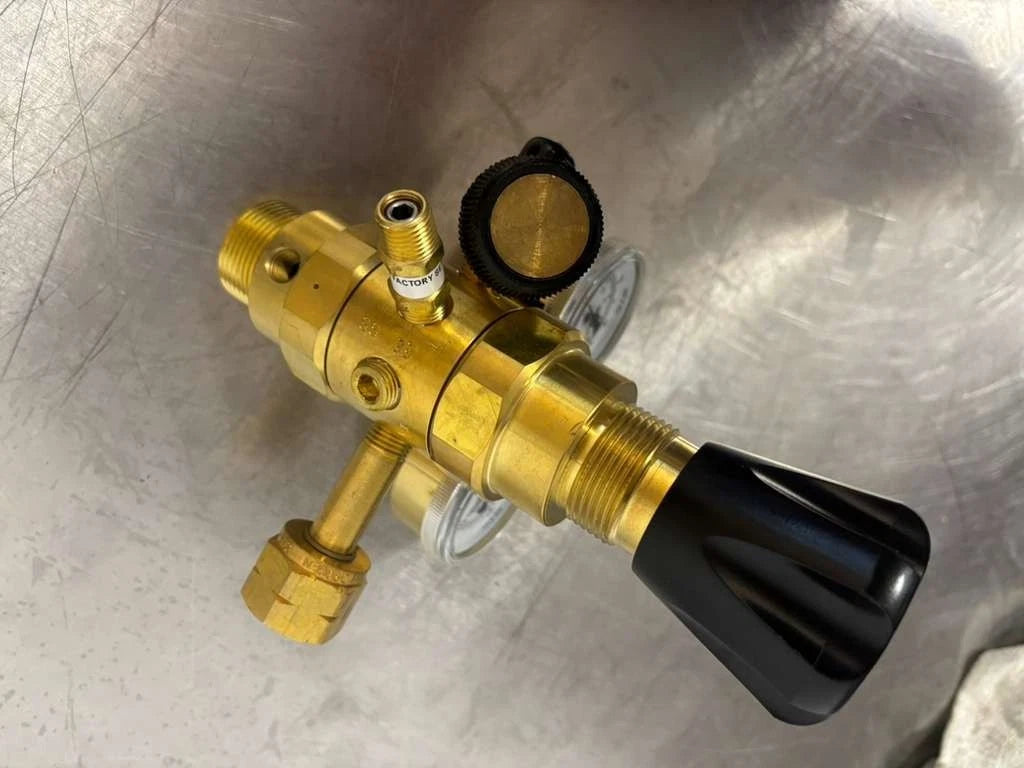 Harris Specialty Gas Lab Regulator HP722-500-350-A