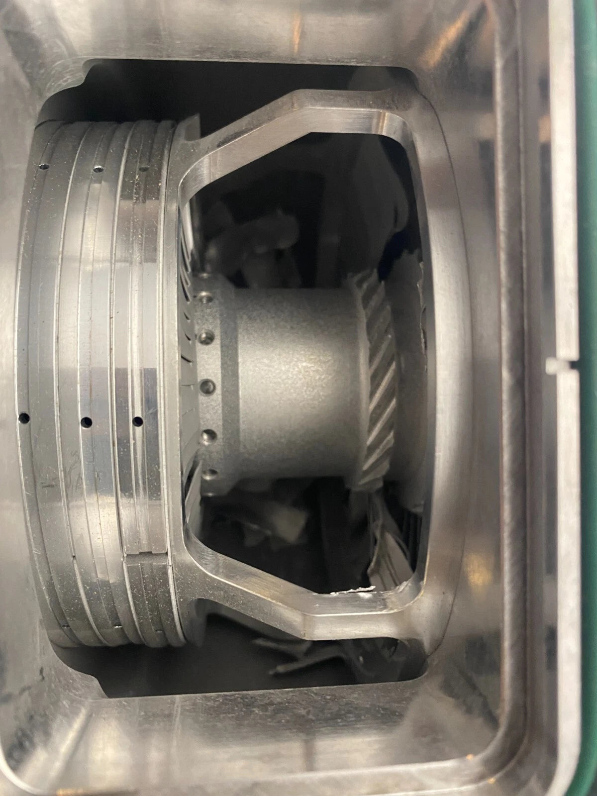 BOC Edwards Turbomolecular Vacuum Pump Agilent G1969-80010 BOKEN
